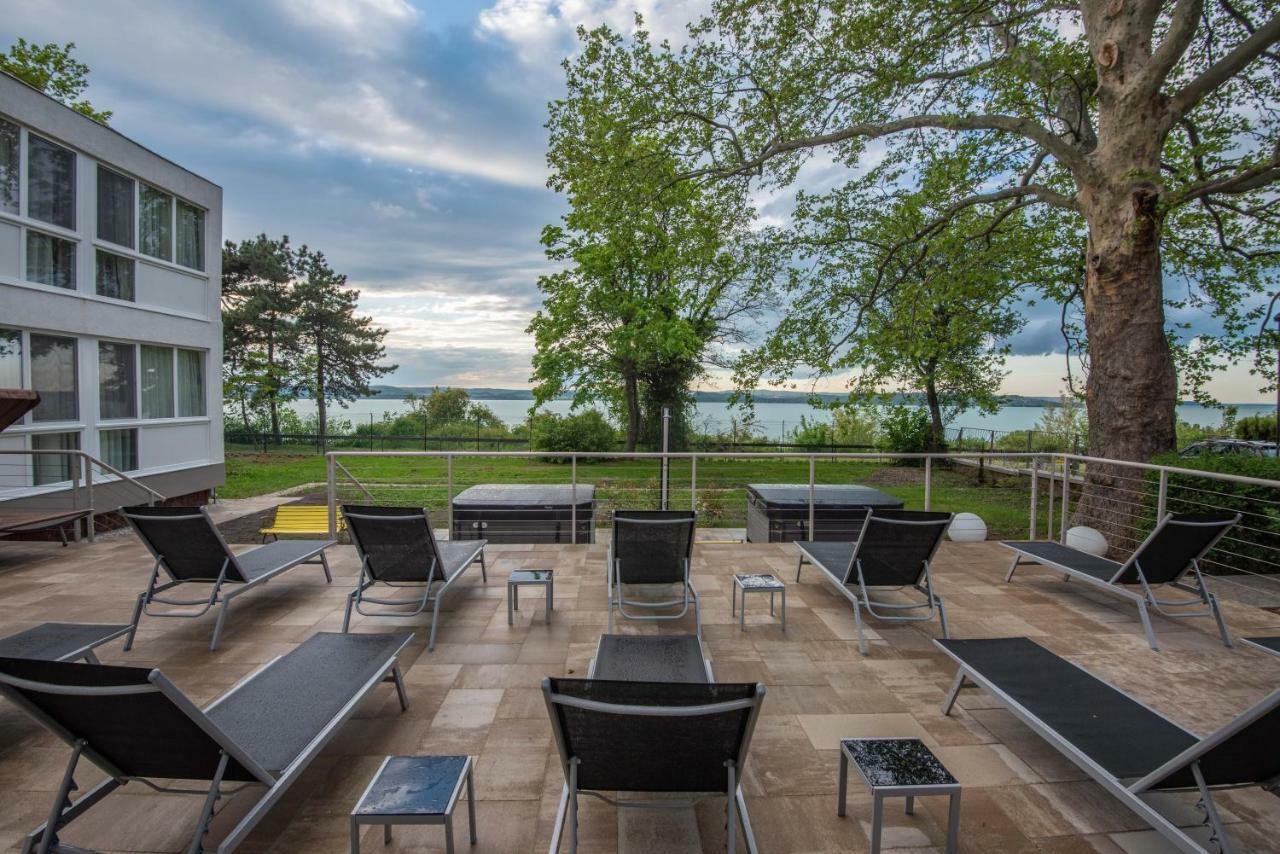 Magaspart Panzio Balatonfoldvar Exterior photo