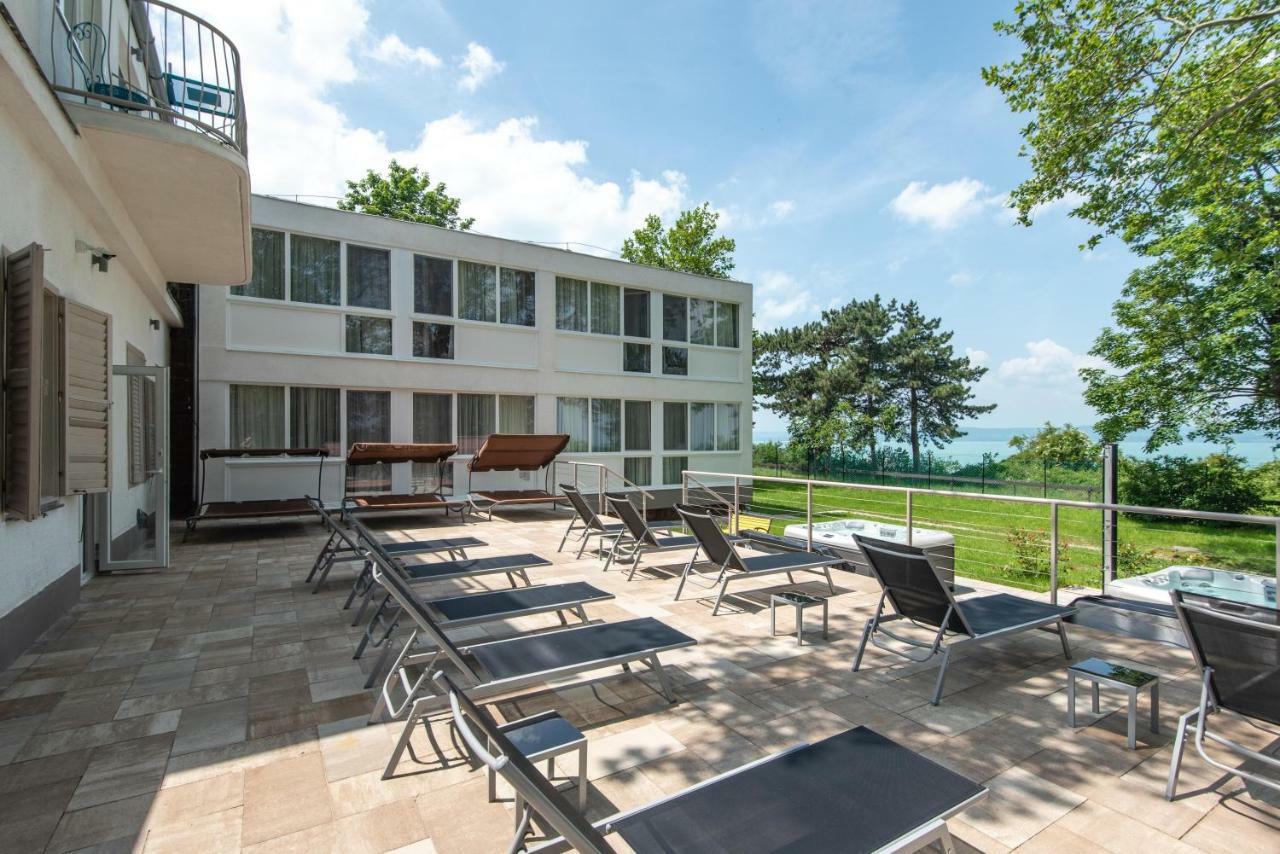Magaspart Panzio Balatonfoldvar Exterior photo
